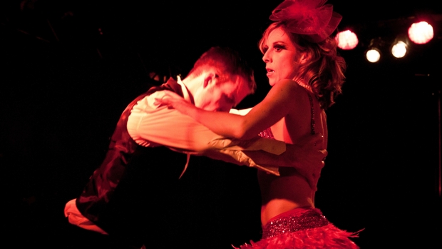 Jazmin-and-Monsieur-P-at-the-Paris-Burlesque-Festival-Photo-Aurore-Belot_620